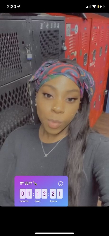 queenlaaur beautiful model image