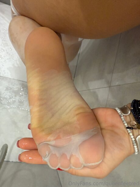 Queenfeetred model nice img