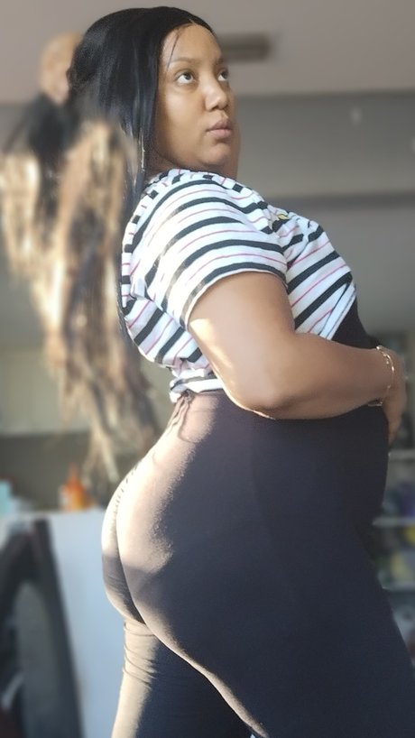 Queen Cosmos model nice gallery