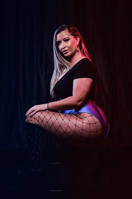 QueenBz pornstar xxx photos