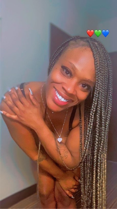 Leoshia Waire pretty star photo