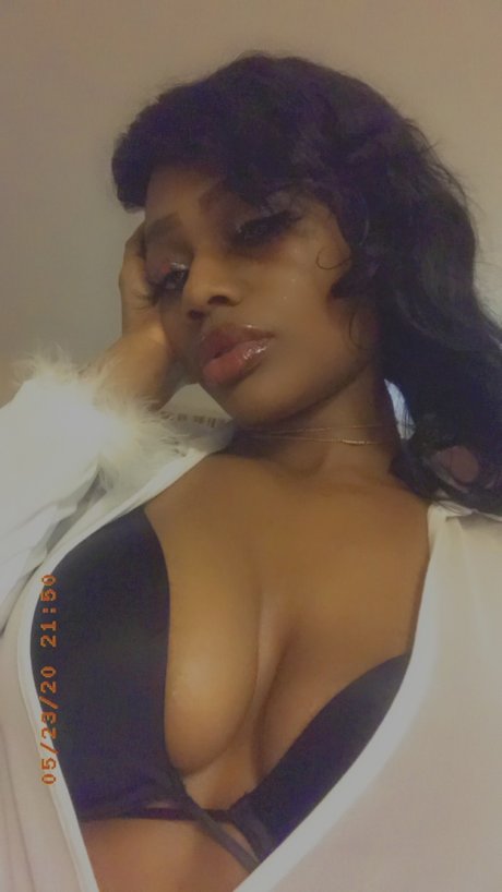 Prettiest Pisces_ pretty model photos