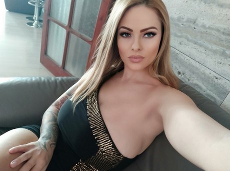 shemale milf onlyfans art naked pic