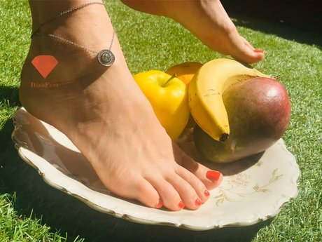 DishFeet nude pornstar image