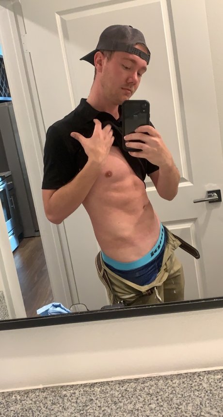 Leeroy pornographic model photo