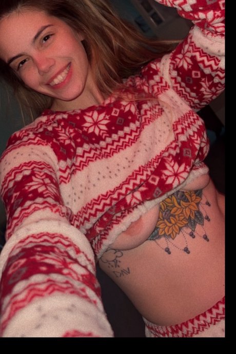 Lynn Reanne exclusive star pics