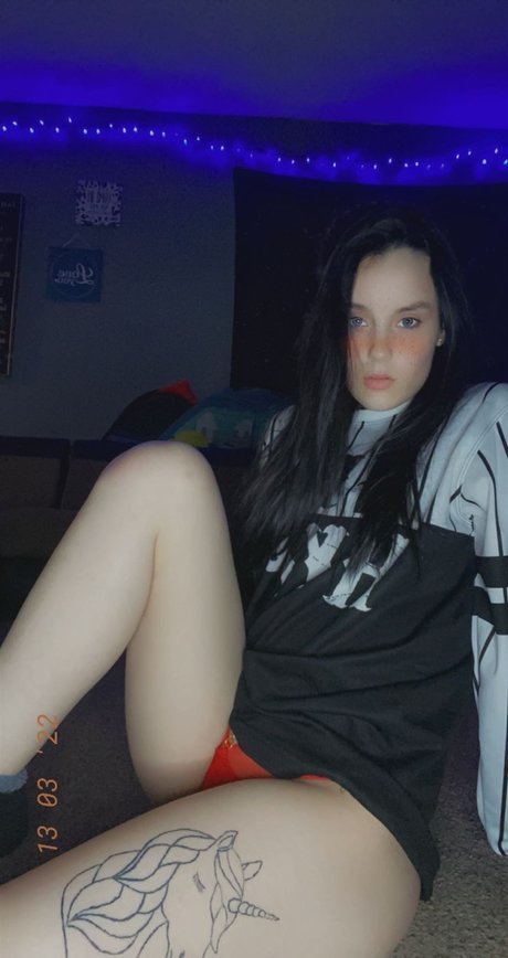 Autumn Geiger actress pics