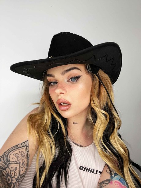 Raee Lora_ nice pornstar pictures