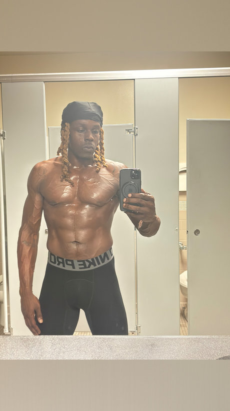 Heavyxdee model high quality images