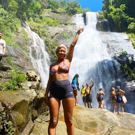 Adriele Oliveira adult model photos