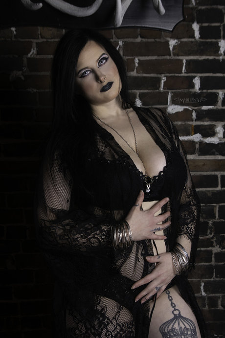 Evora Night adult actress picture