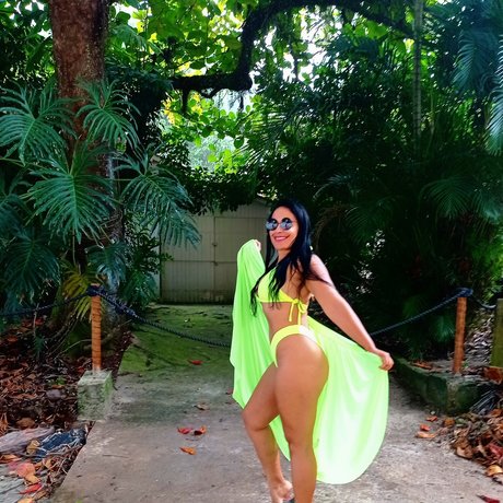 Brunna Fernanda sexy model gallery