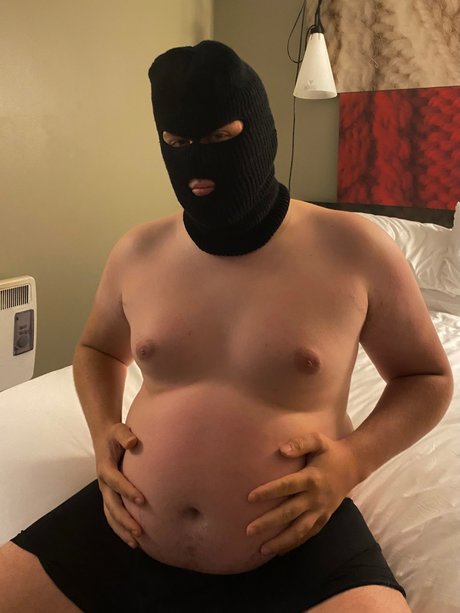 EverGrowingBoy naked model photo