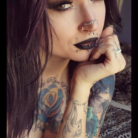 Ray Siren adult actress img