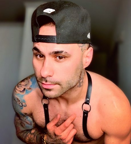 shemale outdoor onlyfans hot sexy picture