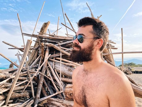 Rayan bearded beautiful actress pic