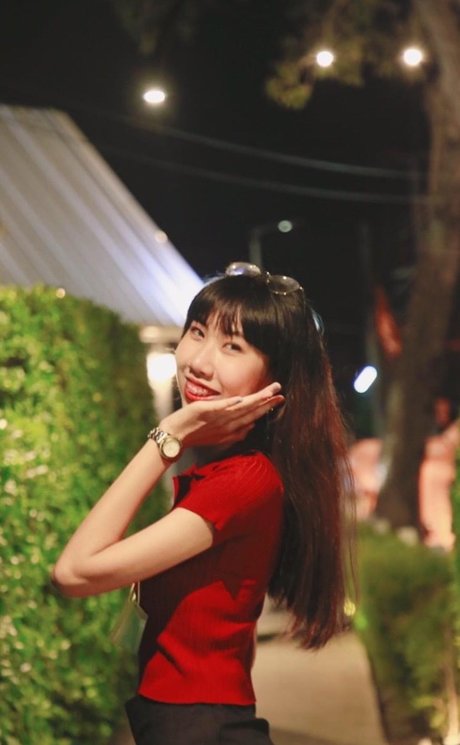 R Rayna exclusive model photo