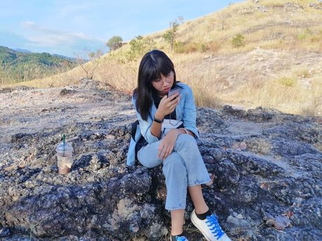 R Rayna beautiful model pic