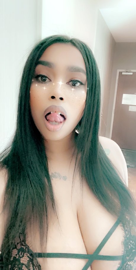 RAVIN PLAYS free star naked photos