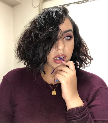 Rice cakecandy naked model pic