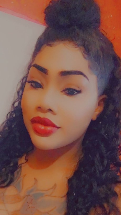 Unique Riri xxx model photos