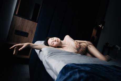 Alesiya babe_ nude model picture