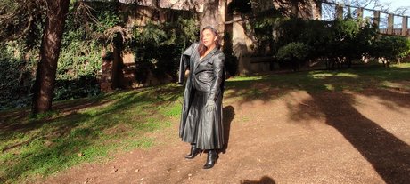 reina leather best model pic