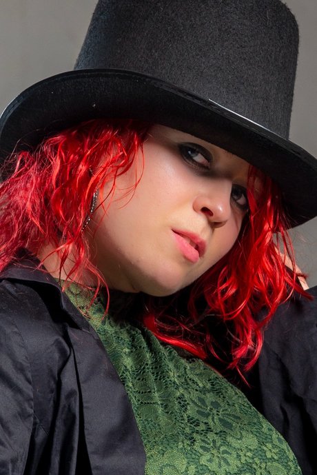 RedQueen naked pornstar images