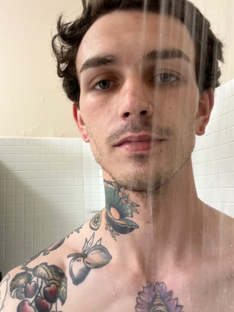 redmxndjxnes erotic model img