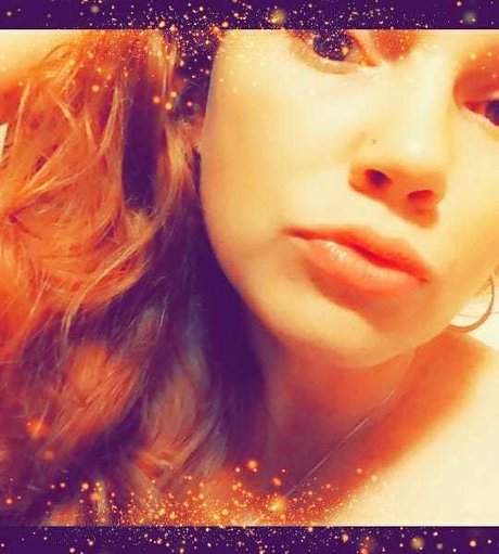 RedHotWifey nude star galleries