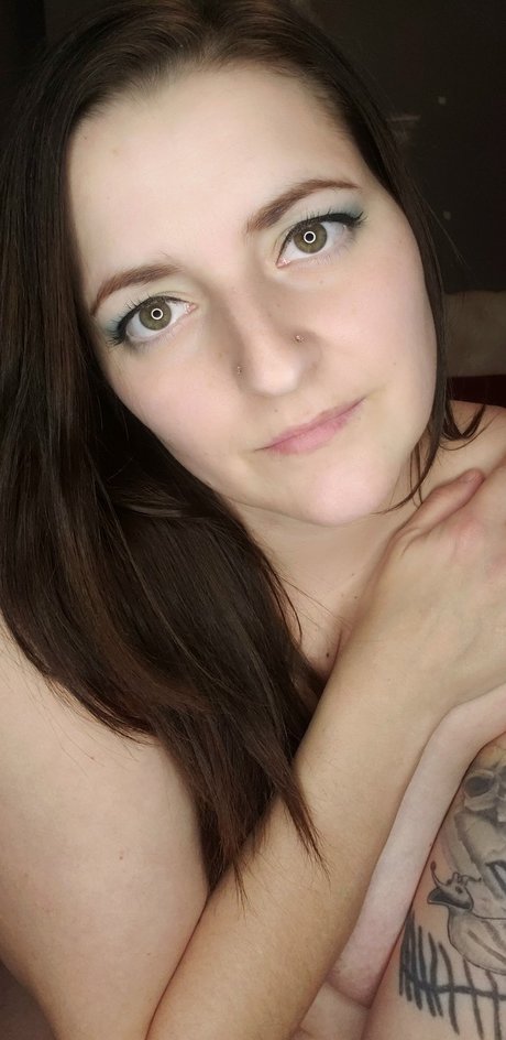 Redhotred hd actress image