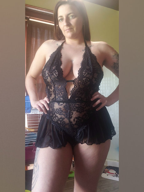 Redhotmeg exclusive model img