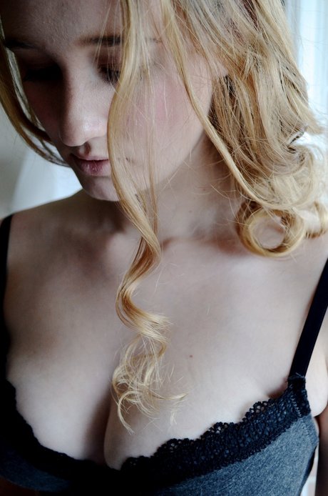 Redhead Jessi free model images