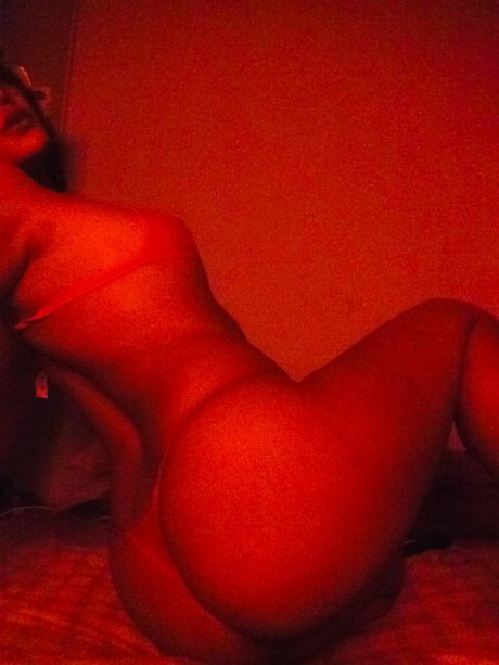 i Dare you Too_ adult actress photos