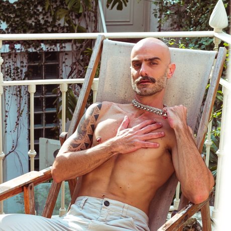 Reco Romanello star nude photo