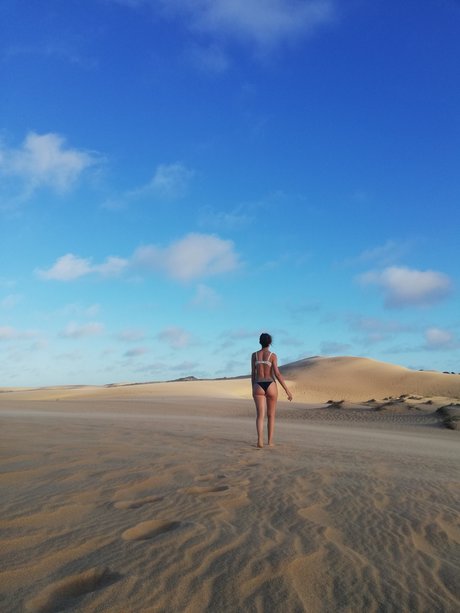 Romi Su rez ASMR model pornographic picture