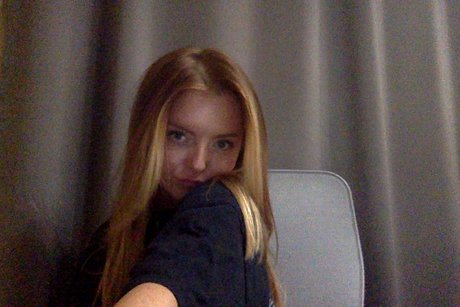 Robin Winters model pretty pics