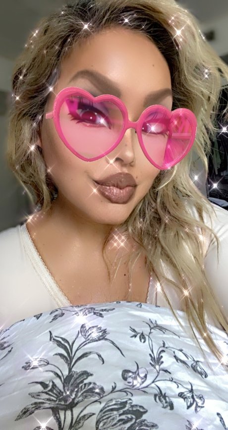 Reiana Love model xxx archive