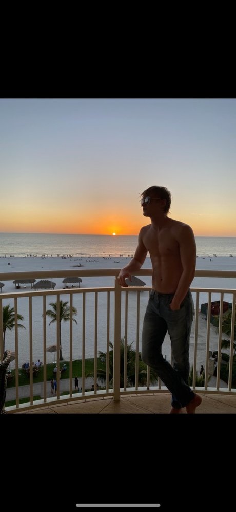 Chad White nudes actress img