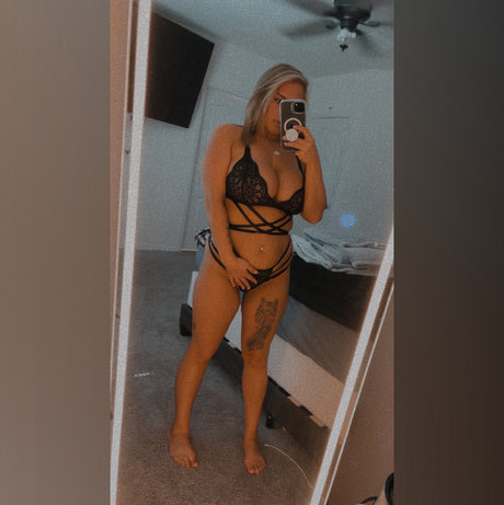 Riley Elizabeth model erotic galleries