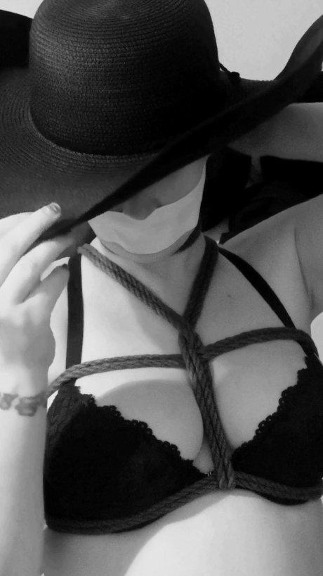 Rikara nude star pictures