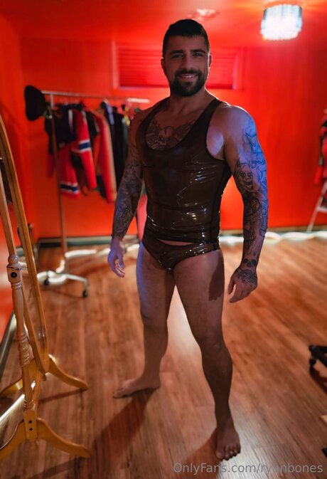 Ryan Bones hot actress pictures