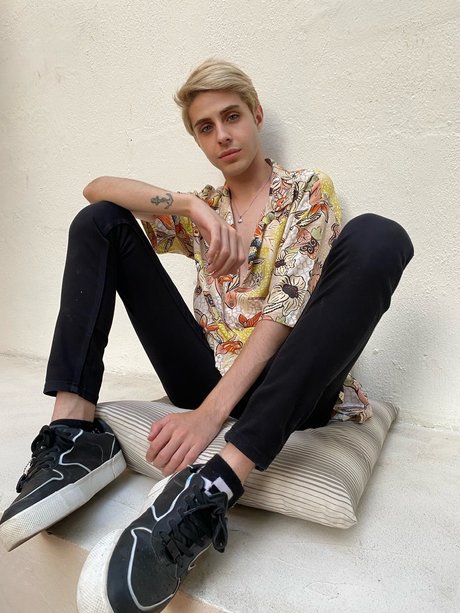 R zgar Ozan Dikici star high quality gallery