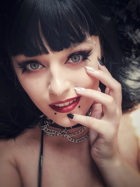 Runa nude actress image