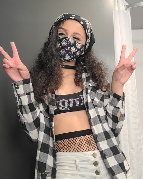 Rowan pretty actress pics