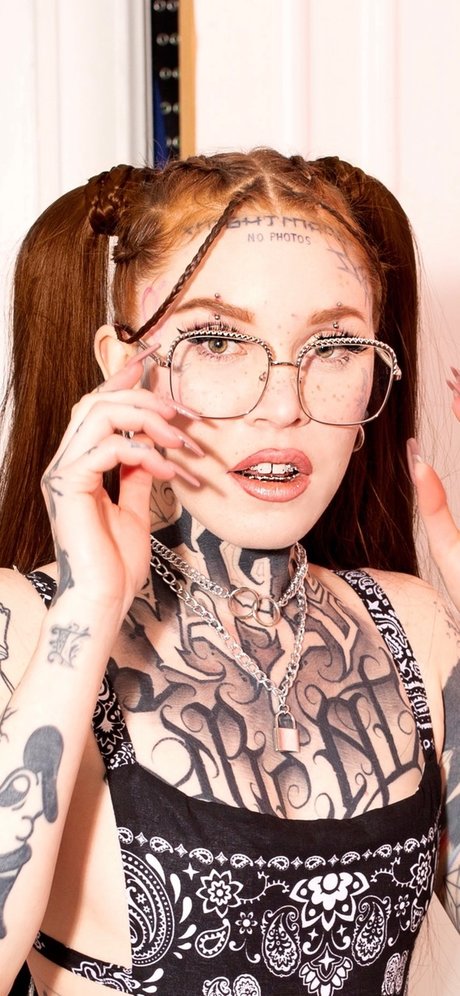 roussleevip model sexy picture