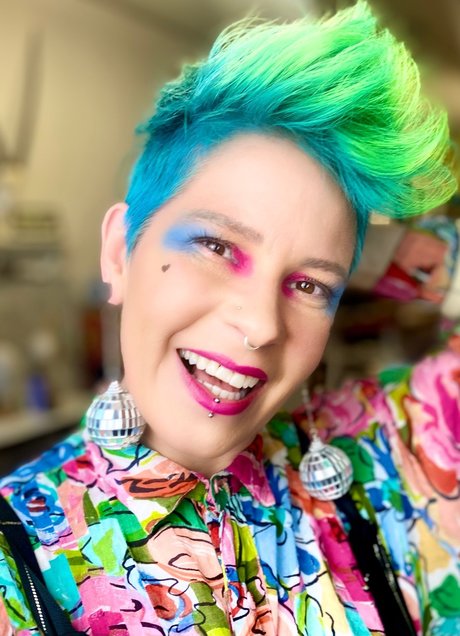 Mistress May I beautiful actress photo