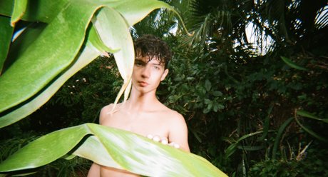 Sam Ledger hd actress gallery