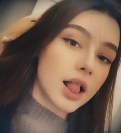 Dailana Loma naked pornstar pictures