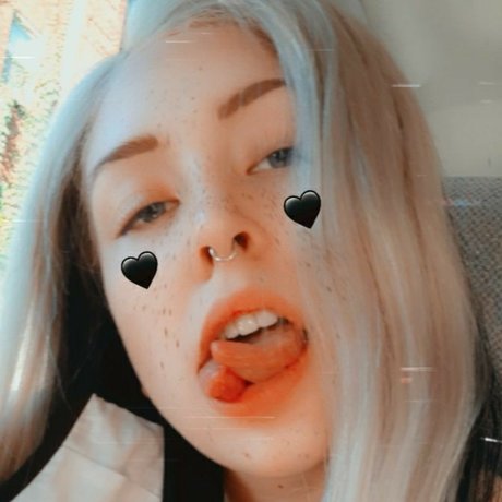 Salem Sinclair erotic model image